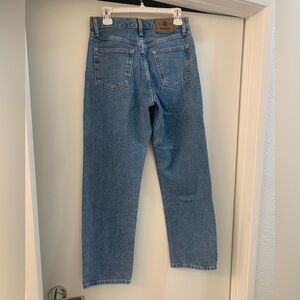 🐴Wrangler Women’s Relaxed Fit Jeans (size 29 x 30)